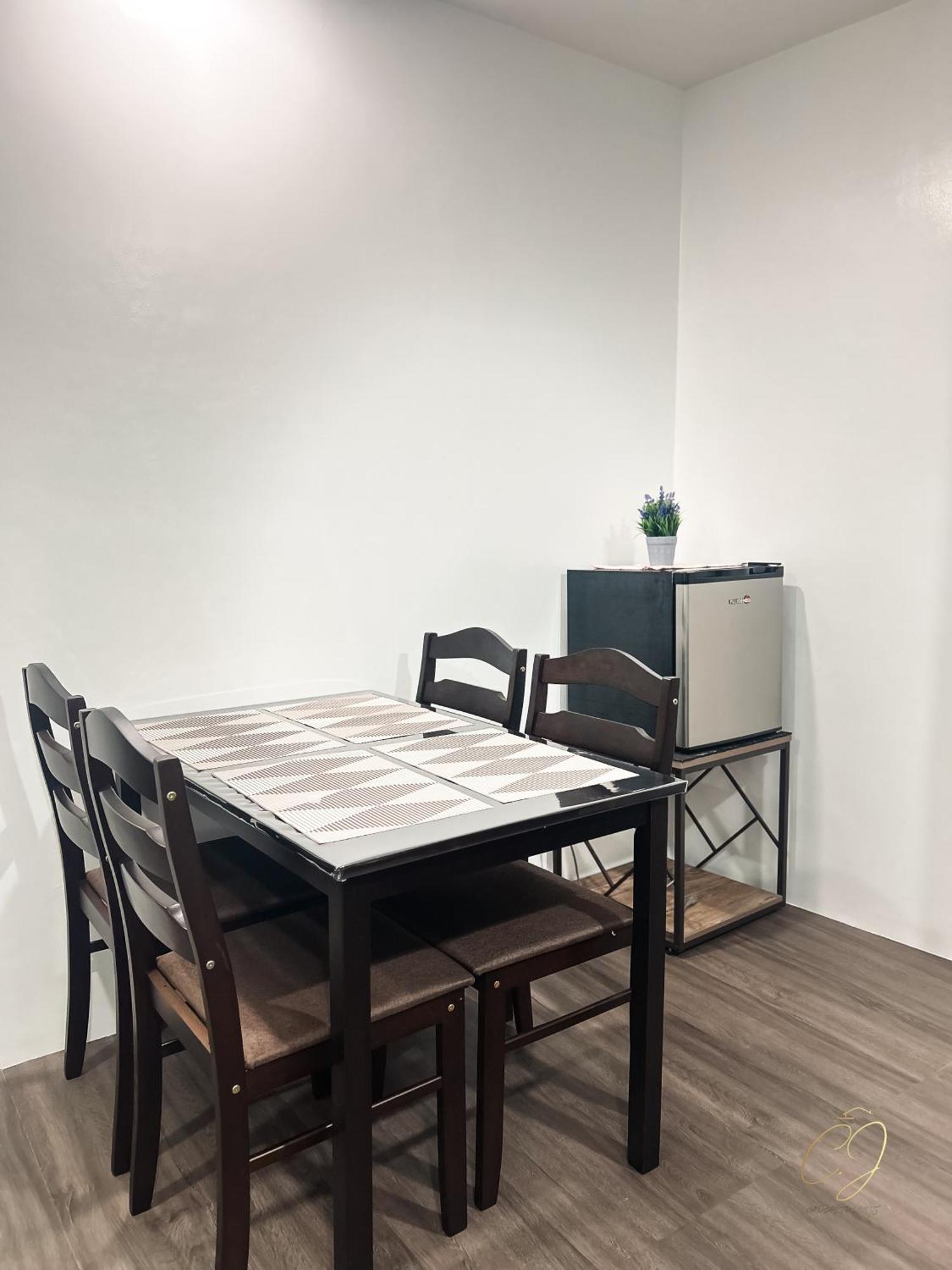 Cj Apartments Олонгапо Екстериор снимка