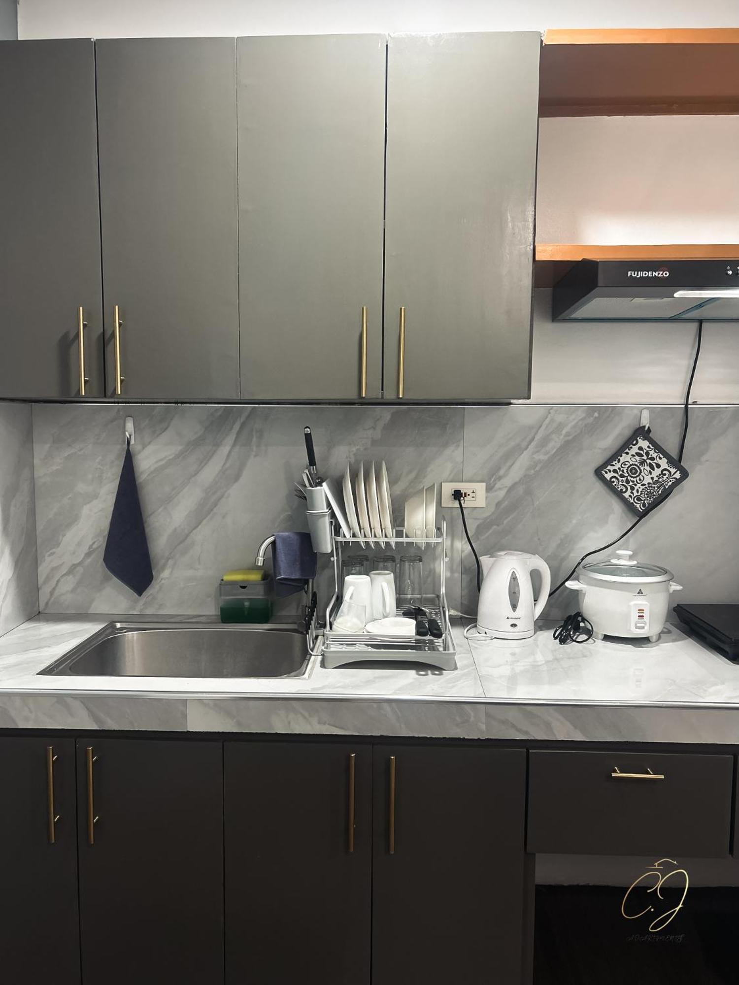 Cj Apartments Олонгапо Екстериор снимка